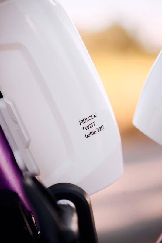 Fidlock TWIST Drikkeflaske 590ml + Sykkelbase POLAR WHITE EDITION